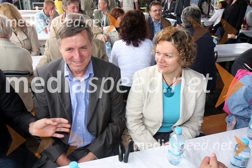 Jožef Jerovšek, poslanec SDS s soprogo JožicoFestival SDS