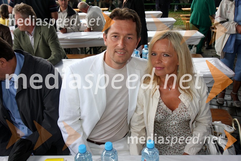 Gregor Virant, minister za javno upravo s soprogo BojanoFestival SDS