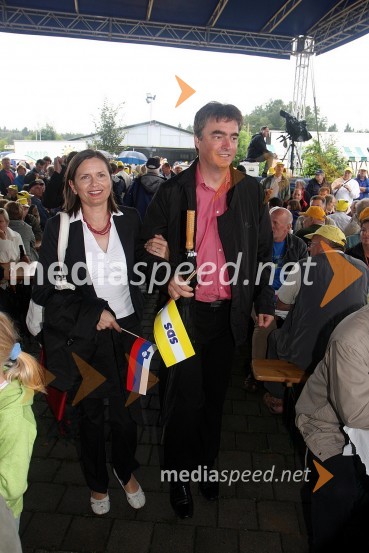 Dr. Milan Zver, minister za šolstvo in šport s spremljevalko Andrejo ValičFestival SDS