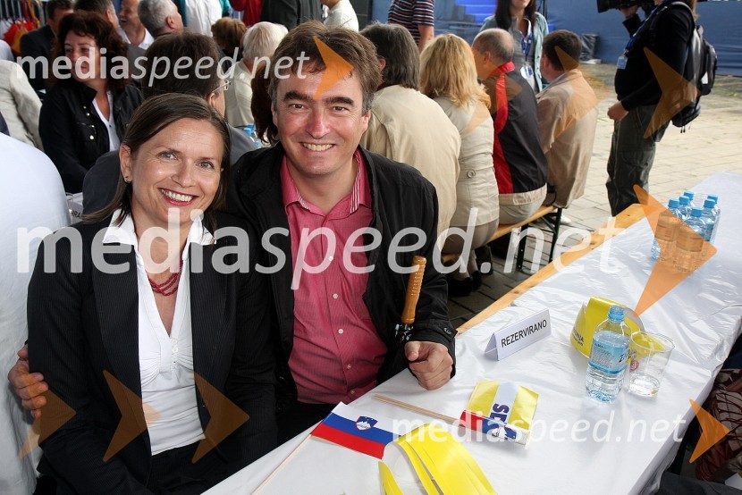 Dr. Milan Zver, minister za šolstvo in šport s spremljevalko Andrejo ValičFestival SDS