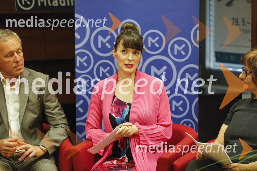  Bojan Švigelj, glavni urednik, Mladinska knjiga;  Tjaša Koprivec Vuga, urednica, predsednica žirije;   Irena Matko Lukan, urednica otroškega leposlovja, Mladinska knjigaLevstikovi nagradi 2019 v roke Borisa A. Novaka in Jelki Godec Schmidt