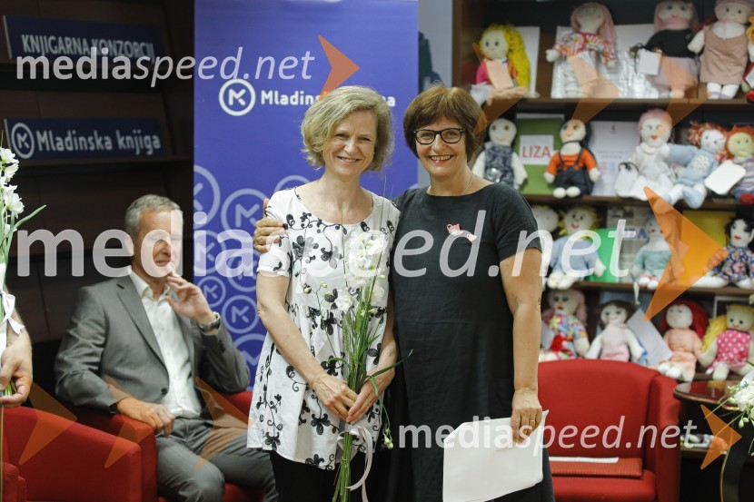  Nataša Konc Lorenzutti, pisateljica;   Irena Matko Lukan, urednica otroškega leposlovja, Mladinska knjigaLevstikovi nagradi 2019 v roke Borisa A. Novaka in Jelki Godec Schmidt