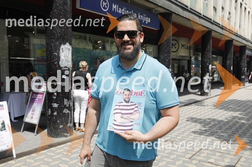  Boštjan Gorenc - Pižama, stand up komikLevstikovi nagradi 2019 v roke Borisa A. Novaka in Jelki Godec Schmidt