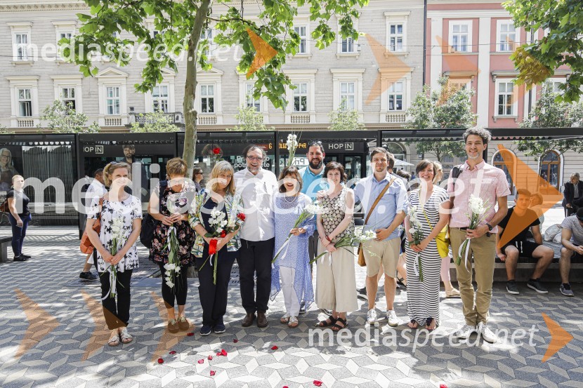 Levstikovi nagradi 2019 v roke Borisa A. Novaka in Jelki Godec Schmidt