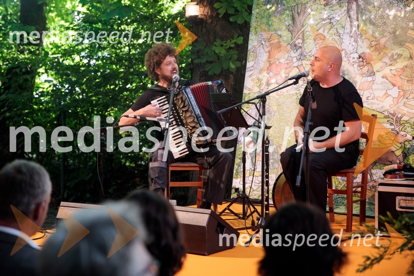  Janez Dovč, glasbenik;  Boštjan Gombač, glasbenikLevstikovi nagradi 2019 v roke Borisa A. Novaka in Jelki Godec Schmidt