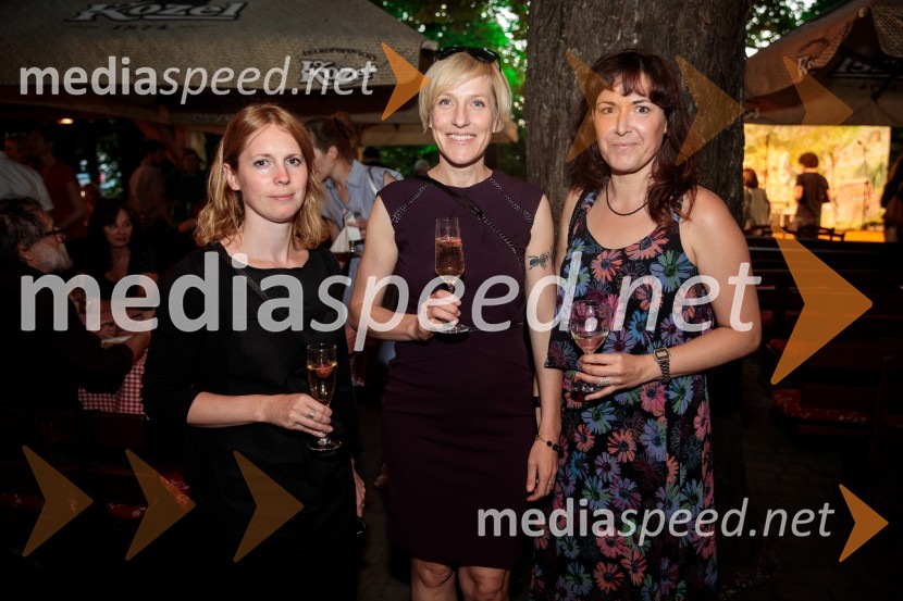 Levstikovi nagradi 2019 v roke Borisa A. Novaka in Jelki Godec Schmidt