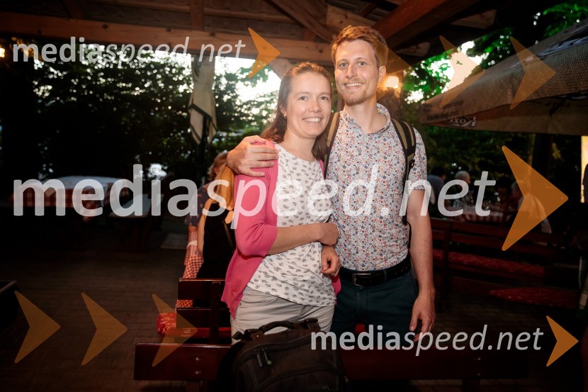 Levstikovi nagradi 2019 v roke Borisa A. Novaka in Jelki Godec Schmidt