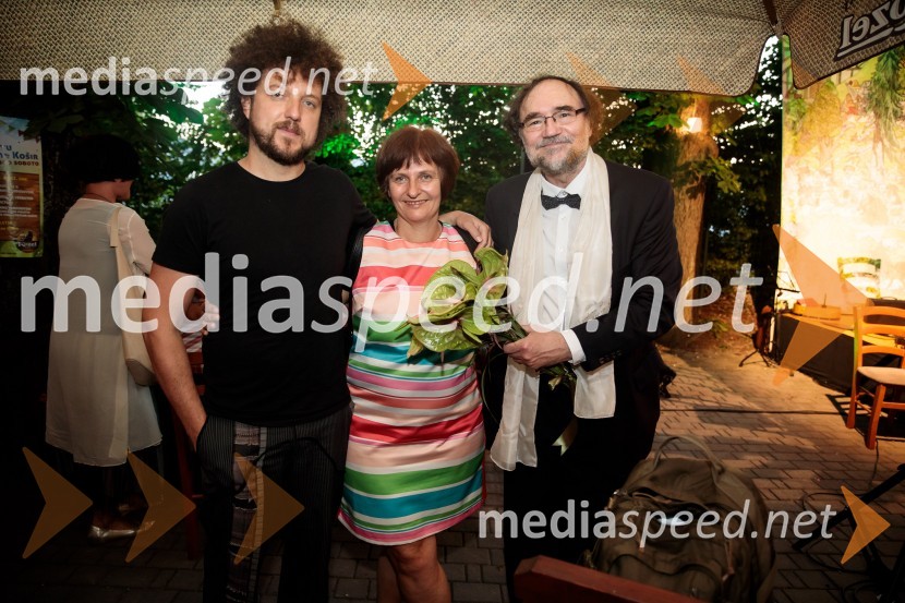 Levstikovi nagradi 2019 v roke Borisa A. Novaka in Jelki Godec Schmidt