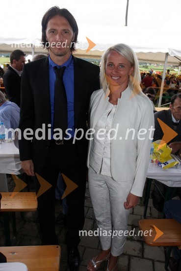 Miran Pavlin, nekdanji naogometaš in Katja Koren Miklavec, nekdanja smučarkaFestival SDS