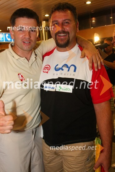 Svak Primoža Kozmusa, olimpijskega prvaka v metu kladiva in Vladimir Kevo, trener Primoža KozmusaSprejem olimpijcev na Letališču Jožeta Pučnika