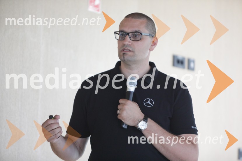 Mercedes-Benz V, slovenska predstavitev