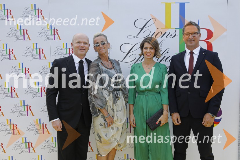  Gregor Benčina, Jelovica hiše, d.o.o.;  ... ;  ... ;  Blaž Ahčan, direktor Go Green, predsednik Lions Kluba Ljubljana IliriaKresna noč 2019, dobrodelna prireditev Lions kluba Ljubljana