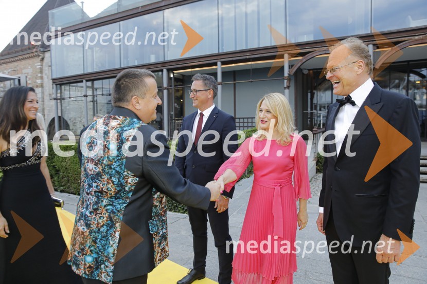  ... ;  Joc Pečečnik, poslovnež;  Blaž Ahčan, direktor Go Green, predsednik Lions Kluba Ljubljana Iliria;  Zorana Vlatković, veleposlanica Srbije;  Janez  Škrabec, direktor Riko d.o.o., predsednik Slovensko-ruskega poslovnega sveta, častni konzul BelorusijeKresna noč 2019, dobrodelna prireditev Lions kluba Ljubljana