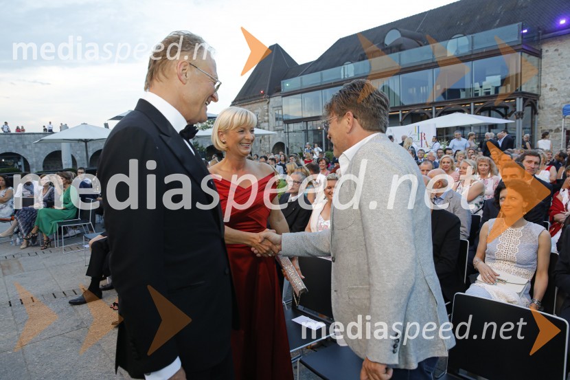  Janez  Škrabec, direktor Riko d.o.o., predsednik Slovensko-ruskega poslovnega sveta, častni konzul Belorusije;  Sonja Poljanšek Škrabec, lastnica Welness centra Sunny;  Dragan Bjelogrlić, režiserKresna noč 2019, dobrodelna prireditev Lions kluba Ljubljana