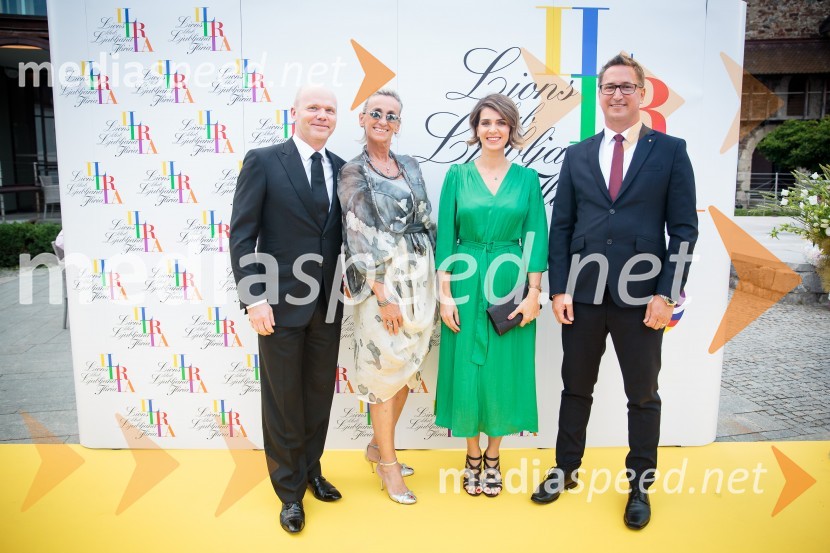  Gregor Benčina, Jelovica hiše, d.o.o.;  ... ;  ... ;  Blaž Ahčan, direktor Go Green, predsednik Lions Kluba Ljubljana IliriaKresna noč 2019, dobrodelna prireditev Lions kluba Ljubljana