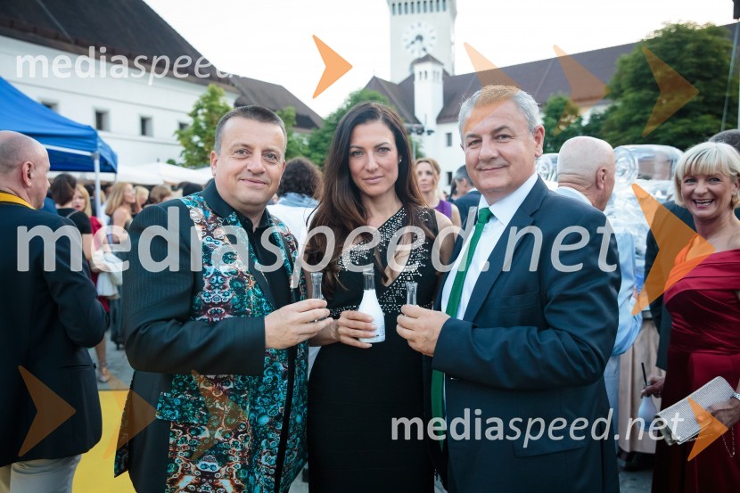  Joc Pečečnik, poslovnež;  Marusha Pečečnik, vodja marketinga, Interblock d.d.;  ... Kresna noč 2019, dobrodelna prireditev Lions kluba Ljubljana