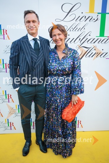  Matjaž Schroll, Franklin Templeton Investments;  Anja Lukez Schroll, lastnica blagovne znamke 4X4OUTSOLEKresna noč 2019, dobrodelna prireditev Lions kluba Ljubljana