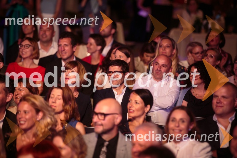  Urša Manček, DIOGENA d.o.o.;  Matjaž Rakovec, župan Mestne občine Kranj;  ... ;  ... Kresna noč 2019, dobrodelna prireditev Lions kluba Ljubljana