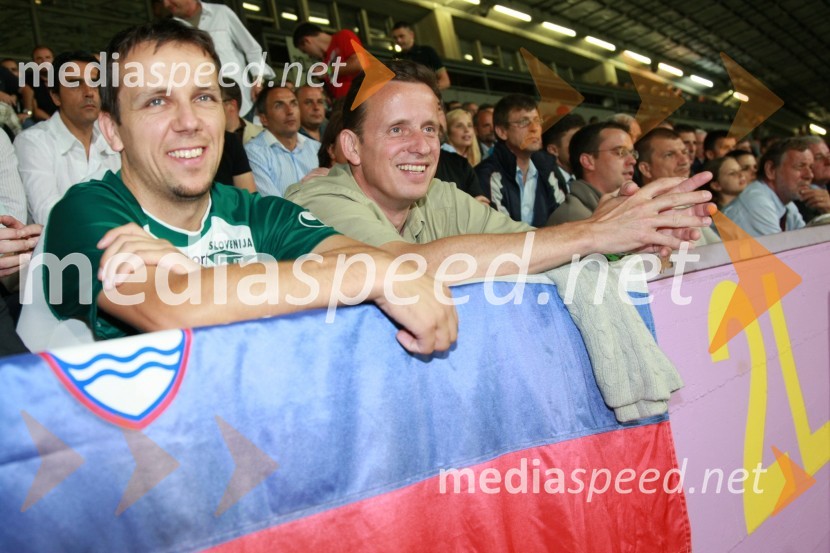Darko Krajnc, predsednik SMS in Bojan Šrot, župan občine CeljeSlovenija : Hrvaška, nogomet, prijateljska tekma, zakulisje