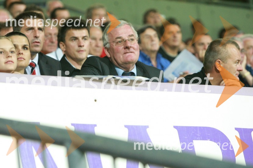 Rudi Zavrl, predsednik Nogometne zveze Slovenije  	 
	Slovenija : Hrvaška, nogomet, prijateljska tekma, zakulisje