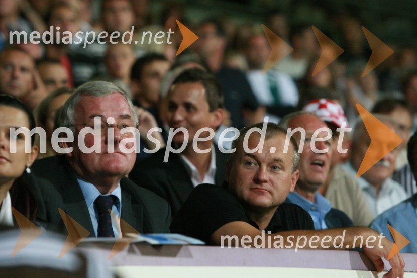 Rudi Zavrl, predsednik Nogometne zveze Slovenije in Franc Kangler, župan MariboraSlovenija : Hrvaška, nogomet, prijateljska tekma, zakulisje