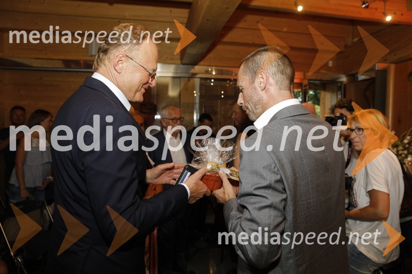  Janez  Škrabec, direktor Riko d.o.o., predsednik Slovensko-ruskega poslovnega sveta, častni konzul Belorusije;  Aleksander Čeferin, odvetnik in predsednik UEFEPogovorni večer z Aleksandrom Čeferinom