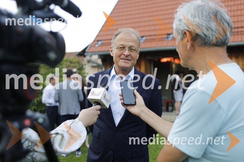  Janez  Škrabec, direktor Riko d.o.o., predsednik Slovensko-ruskega poslovnega sveta, častni konzul BelorusijePogovorni večer z Aleksandrom Čeferinom