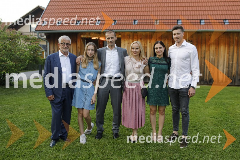 dr. Peter  Čeferin, pravnik, pisatelj;  ... ;  Aleksander Čeferin, odvetnik in predsednik UEFE;  Barbara Čeferin, fotografinja, lastnica in vodja galerije Galerija Fotografija;  ... ;  ... Pogovorni večer z Aleksandrom Čeferinom