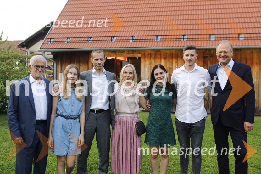 dr. Peter  Čeferin, pravnik, pisatelj;  ... ;  Aleksander Čeferin, odvetnik in predsednik UEFE;  Barbara Čeferin, fotografinja, lastnica in vodja galerije Galerija Fotografija;  ... ;  ... ;  Janez  Škrabec, direktor Riko d.o.o., predsednik Slovensko-ruskega poslovnega sveta, častni konzul BelorusijePogovorni večer z Aleksandrom Čeferinom