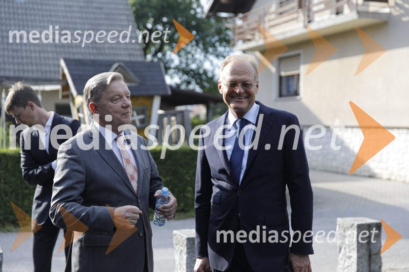 Marjan Dora, novinar, urednik;  Janez  Škrabec, direktor Riko d.o.o., predsednik Slovensko-ruskega poslovnega sveta, častni konzul BelorusijePogovorni večer z Aleksandrom Čeferinom