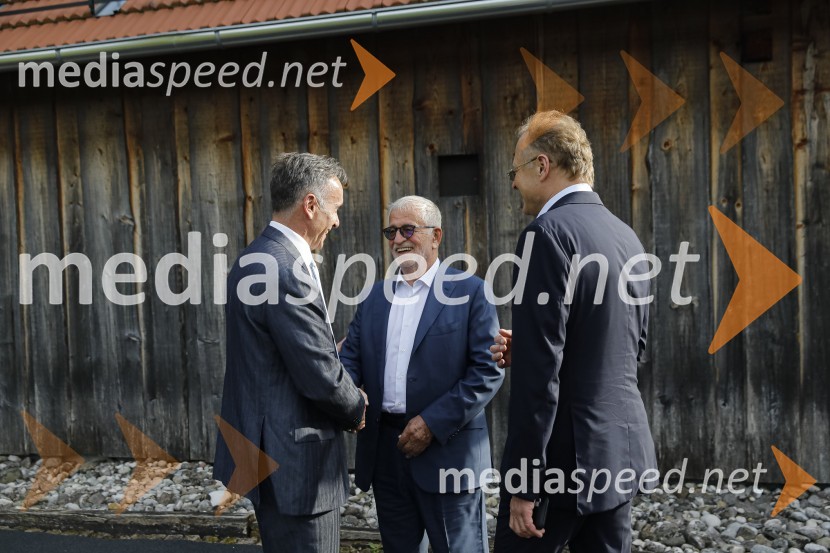  ... ; dr. Peter  Čeferin, pravnik, pisatelj;  Janez  Škrabec, direktor Riko d.o.o., predsednik Slovensko-ruskega poslovnega sveta, častni konzul BelorusijePogovorni večer z Aleksandrom Čeferinom