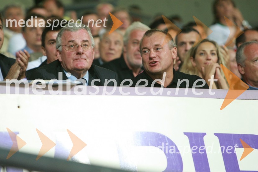 Rudi Zavrl, predsednik Nogometne zveze Slovenije in Franc Kangler, župan MariboraSlovenija : Hrvaška, nogomet, prijateljska tekma, zakulisje