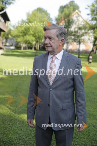  Marjan Dora, novinar, urednikPogovorni večer z Aleksandrom Čeferinom