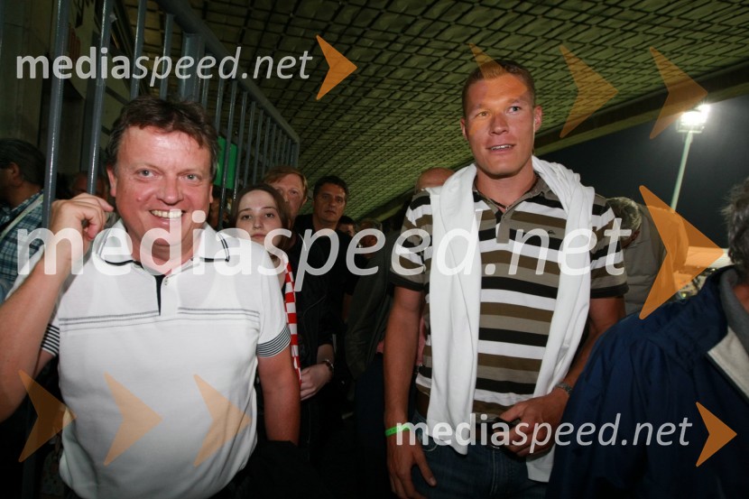 Boško Šrot, direktor Pivovarne Laško in ... 
	Slovenija : Hrvaška, nogomet, prijateljska tekma, zakulisje