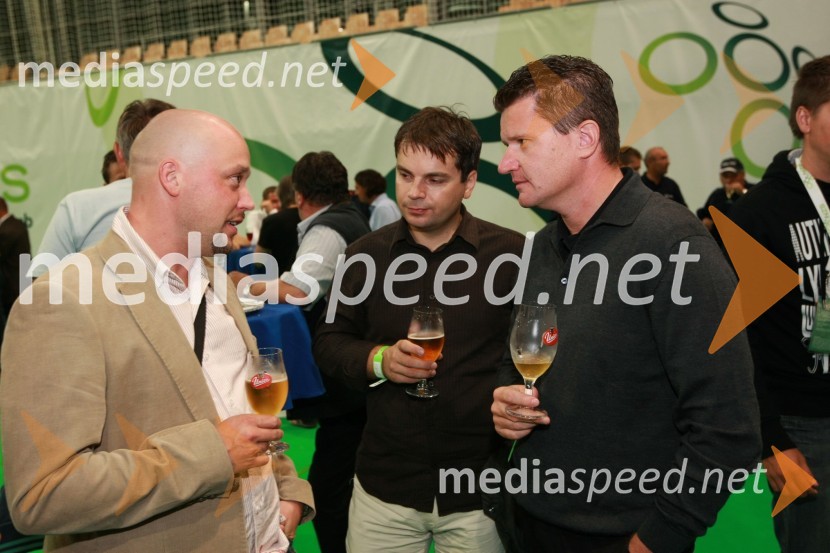 David Irgolič, glavni in odgovorni urednik radia Center, Aleksander Žist, direktor Radia Center in Marko Kolbl, lastnik radia CenterSlovenija : Hrvaška, nogomet, prijateljska tekma, zakulisje