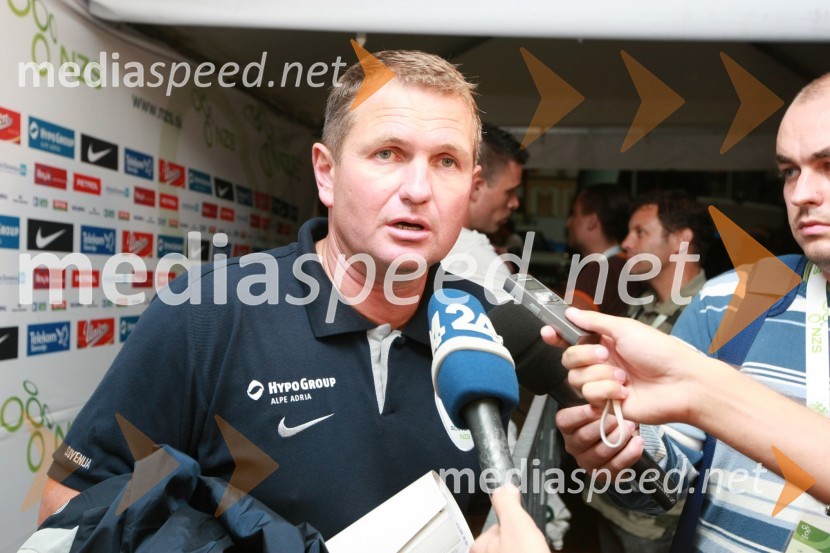 Matjaž Kek, selektor slovenske nogometne reprezentanceSlovenija : Hrvaška, nogomet, prijateljska tekma, zakulisje