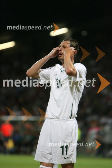 Milivoje Novakovič, slovenski nogometašSlovenija : Hrvaška, nogomet, prijateljska tekma, zakulisje