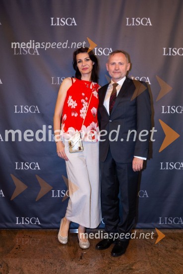  Tamara Busar, vodja projektov v marketingu, Lisca;  Gorazd  Uratnik, direktor Lisca SrbijaLisca predstavila kolekcijo pomlad - poletje 2020