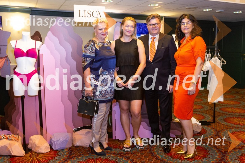  Meri Kelemina, vodja prodaje na tujih trgih, Lisca;  Vera Kelemina, model, Lisca;  Dari Južna,  lastnik podjetja Lisca;  Vesna Južna, lastnica podjetja LiscaLisca predstavila kolekcijo pomlad - poletje 2020