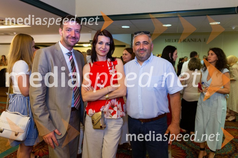  Rok Bosina;  Tamara Busar, vodja projektov v marketingu, Lisca;  Boštjan Štojs, LiscaLisca predstavila kolekcijo pomlad - poletje 2020