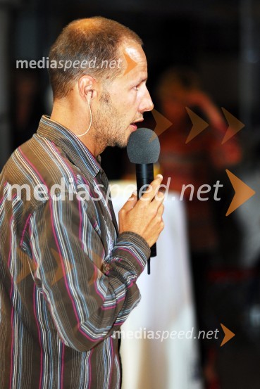 Andrej Karoli, radijec
Življenje je vrtiljak, praznovanje 75. letnice Jureta Robežnika