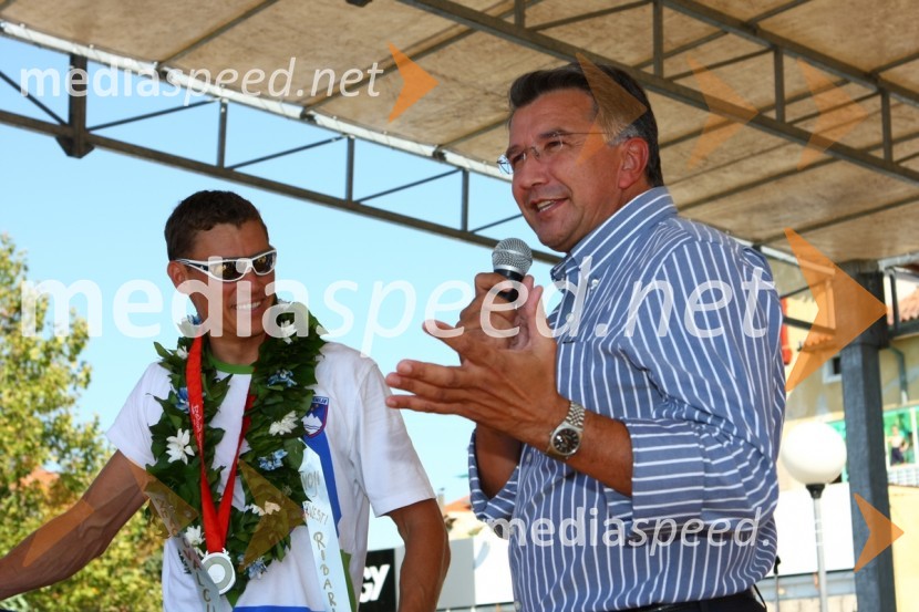 Vasilij Žbogar, olimpijski jadralec, in izolski župan, Tomislav KlokočovnikSprejem Vasilija Žbogarja v Izoli