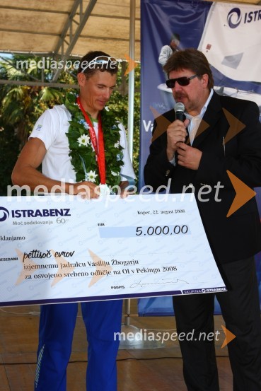 Vasilij Žbogar, olimpijski jadralec, in Igor Bavčar, predsednik uprave Istrabenz in nekdanji vodja Odbora za varstvo človekovih pravicSprejem Vasilija Žbogarja v Izoli