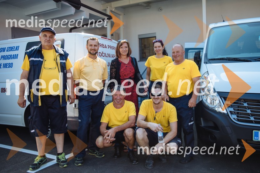  ... ;  ... ;  ... ;  Karmen Hauc, direktorica PE Pošte Slovenije v Ljubljani ;  ... ;  ... ;  ... Odprtje novih poslovnih prostorov pošte 1290 Grosuplje