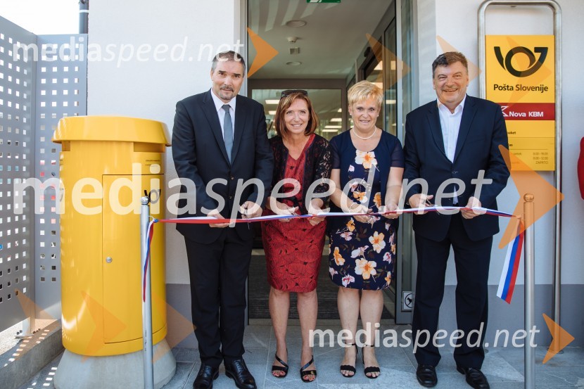 mag. Andrej Rihter, član uprave, Pošta Slovenije, d.o.o.;  Karmen Hauc, direktorica PE Pošte Slovenije v Ljubljani ;  ... ; dr. Peter Verlič, župan občine GrosupljeOdprtje novih poslovnih prostorov pošte 1290 Grosuplje