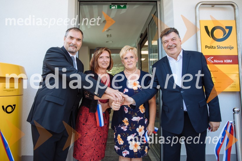 mag. Andrej Rihter, član uprave, Pošta Slovenije, d.o.o.;  Karmen Hauc, direktorica PE Pošte Slovenije v Ljubljani ;  ... ; dr. Peter Verlič, župan občine GrosupljeOdprtje novih poslovnih prostorov pošte 1290 Grosuplje