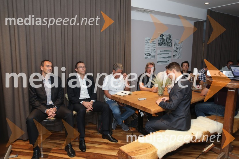  ... ;  Rasto Oderlap, direktor, podjetje Autocommerce d.o.o.;  ... ;  ... ;  ... Mercedes-Benz A limuzina, GLC in GLC kupe, slovenske predstavitve