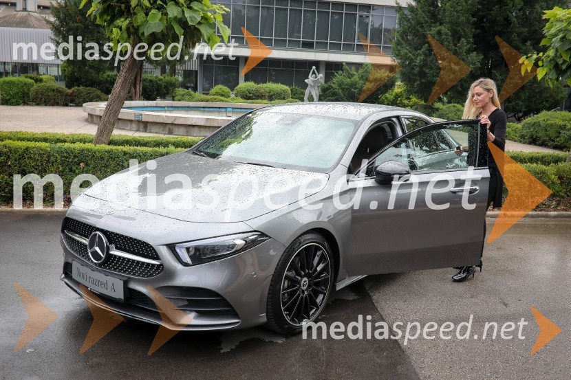  Katarina Čas, igralka, voditeljicaMercedes-Benz A limuzina, GLC in GLC kupe, slovenske predstavitve