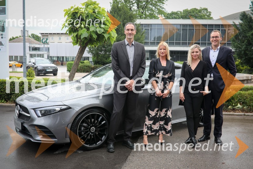  ... ;  Metka  Kejžar, direktorica marketinga in odnosov z javnostmi Autocommerce, d.o.o.;  Katarina Čas, igralka, voditeljica;  Rasto Oderlap, direktor, podjetje Autocommerce d.o.o.Mercedes-Benz A limuzina, GLC in GLC kupe, slovenske predstavitve