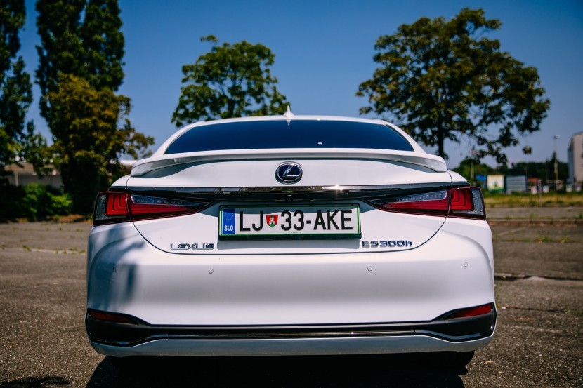 Lexus ES300h F-SportLexus ES300h F-Sport, mediaspeed test